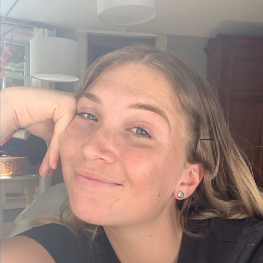 Meet your Posher, Andrea